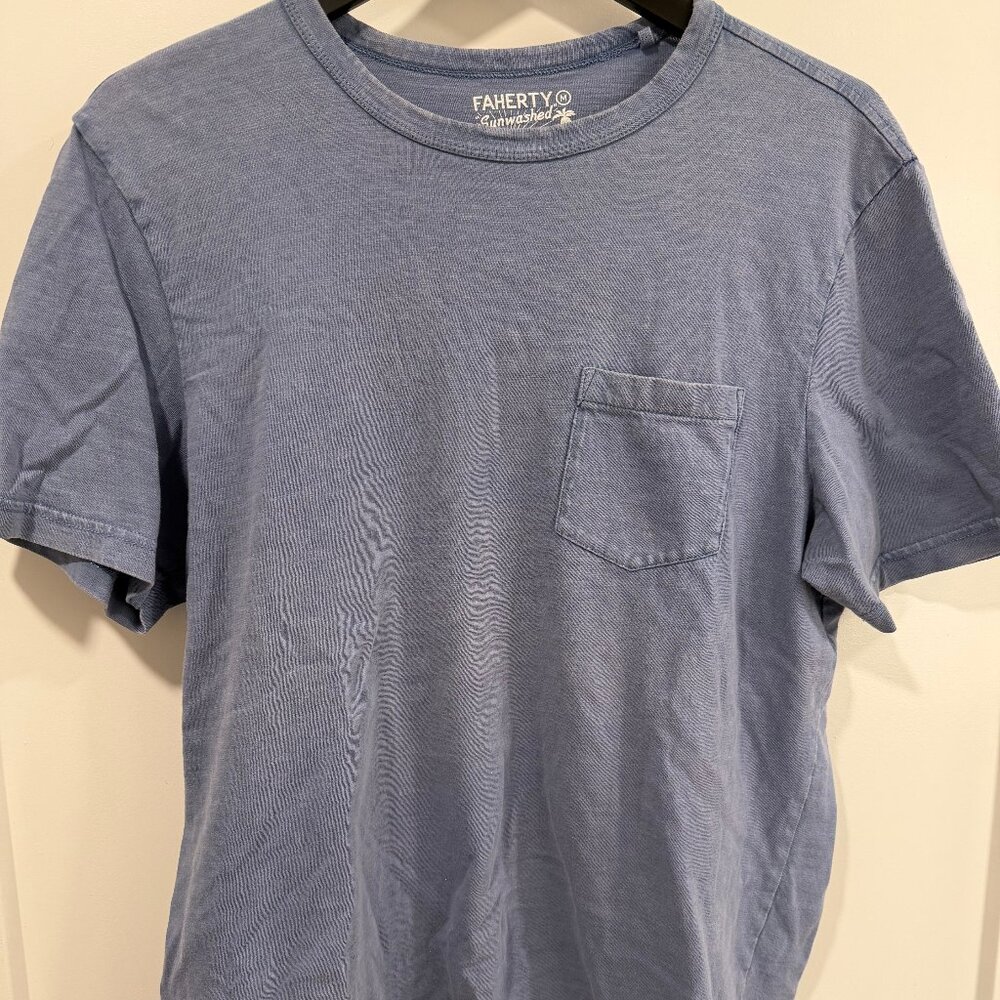 Faherty Sunwashed Pocket Tee – Medium – Flint Sky